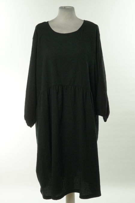 Sukienka czarna z gumką w talii