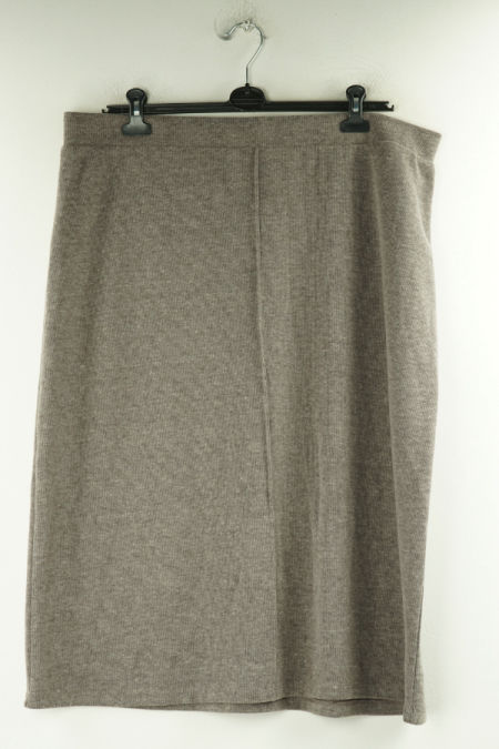 Spódnica beżowa sweterkowa długa