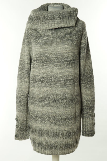 Sukienka sweterkowa szaro-biała