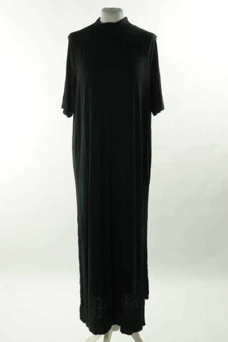 Sukienka czarna gładka ze stójką