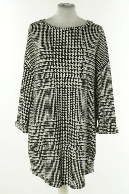 Sukienka czarno-biała w kratkę