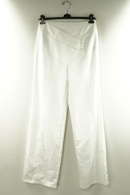 Spodnie materiałowe z prostą nogawką