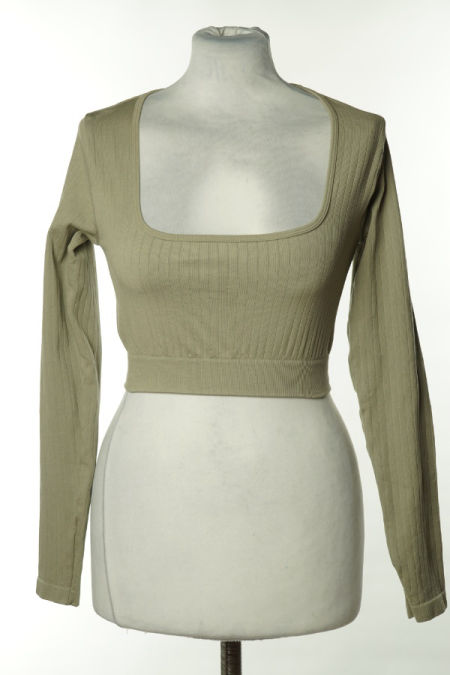 Top oliwkowy sportowy