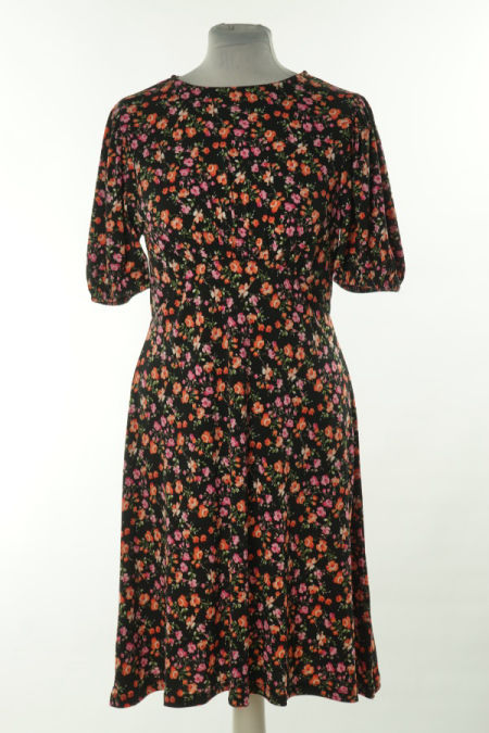 Sukienka czarna w kwiatki
