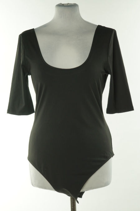 Body czarne z krótkim rękawem 