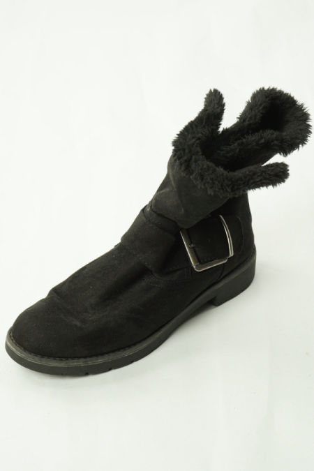 Botki czarne z klamrą ocieplane misiem