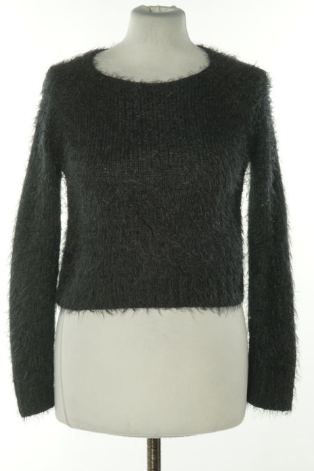 Sweter czarny puszysty