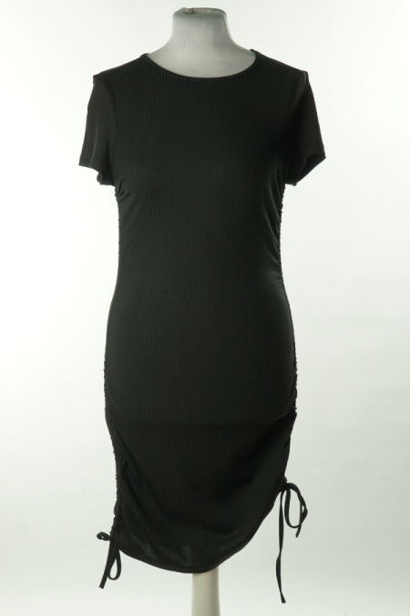 Sukienka czarna prążkowana drapowana