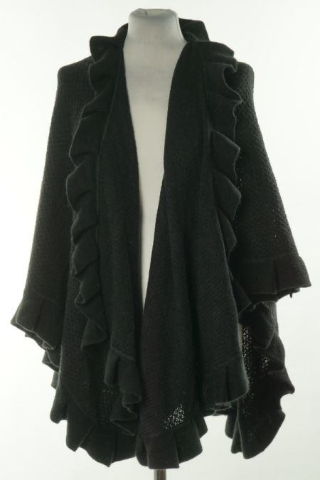 Narzutka czarna sweterkowa z falbanką