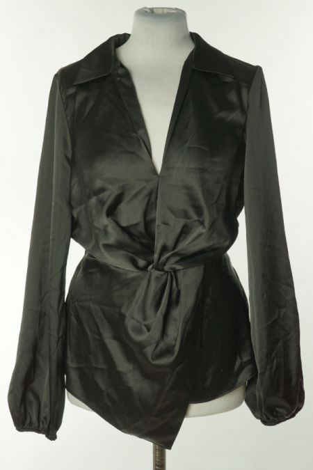 Bluzka czarna lekko połyskująca