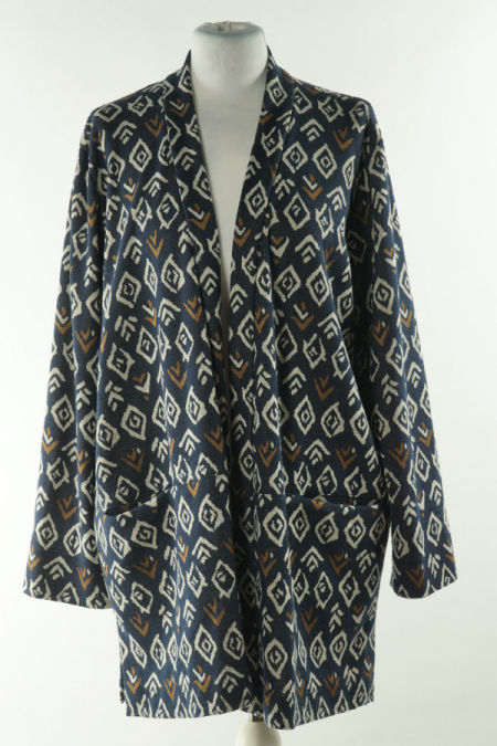 Narzutka granatowa we wzory