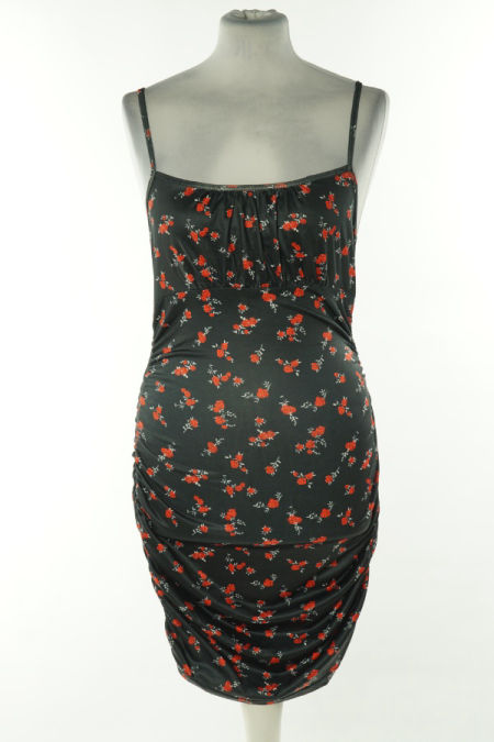 Sukienka czarna w czerwone kwiaty