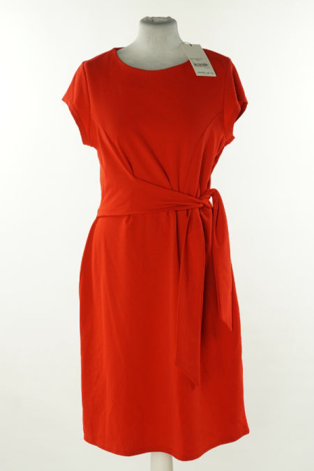 Sukienka czerwona z wiązaniem