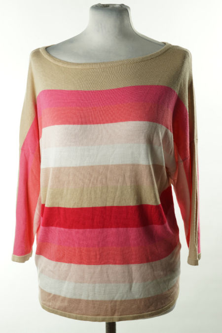 Sweterek w beżowo-biało-różowe paski 