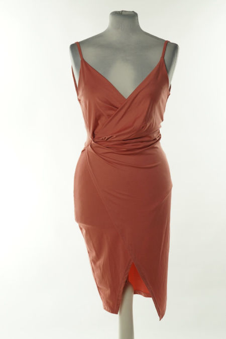 Sukienka różowa drapowana