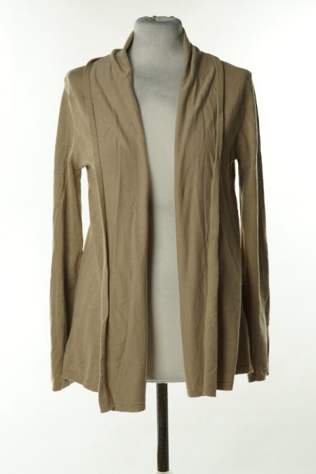 Narzutka beżowa sweterkowa