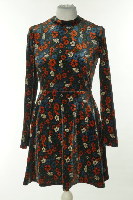 Sukienka czarna w kwiatki