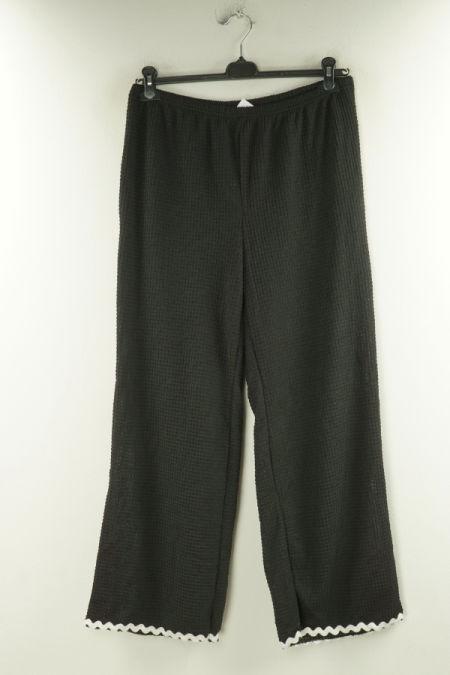 Spodnie czarne z białymi wstawkami