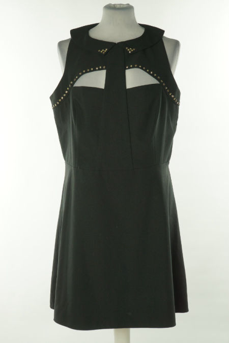 Sukienka czarna z wycięciami i dżetami