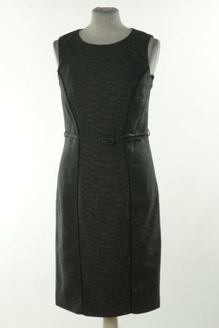 Sukienka czarna taliowana z paskiem