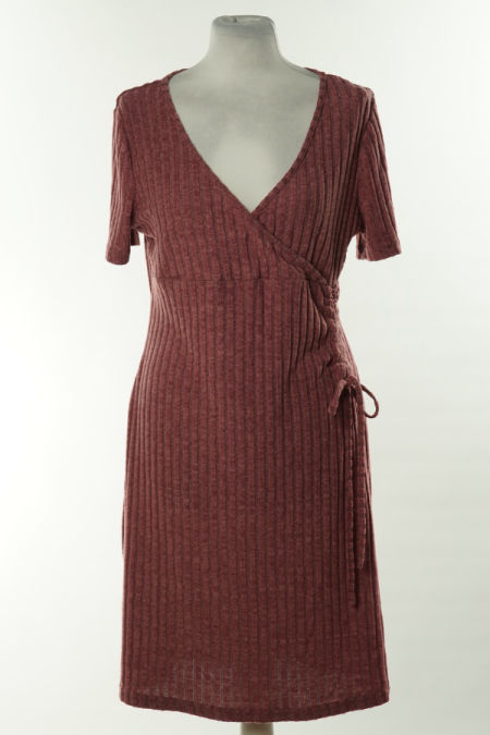 Sukienka ciemny róż prążkowana