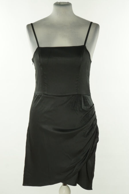 Sukienka czarna połyskująca z drapowaniem