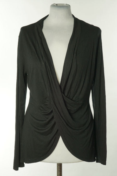 Bluzka czarna z lejącym dekoldem