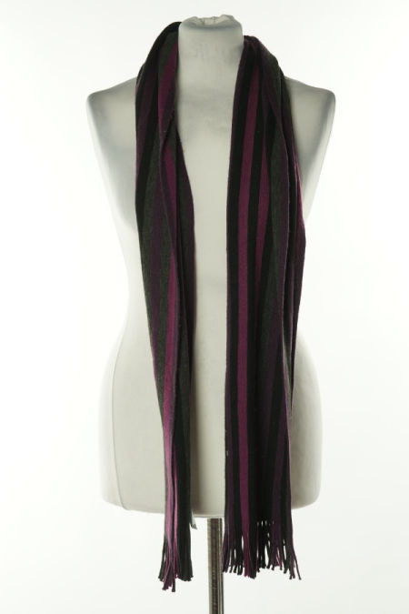 Szalik czarno-fioletowy w paski