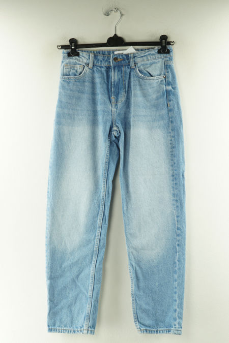 Spodnie niebieskie jeansowe z przetarciami