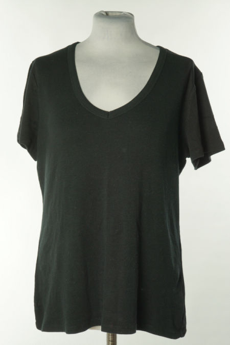 Koszulka czarna z dekoldem V