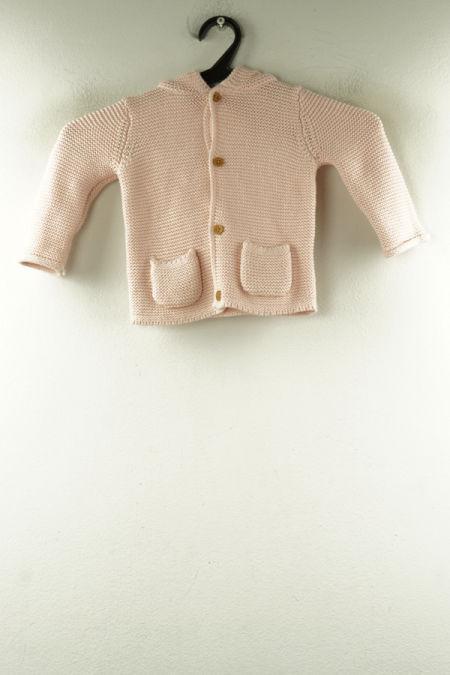 Sweter różowy zapinany na guziki