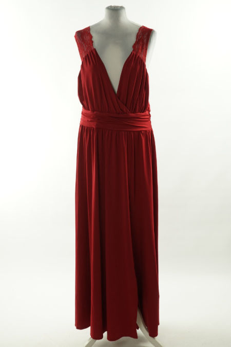 Sukienka czerwona długa na koronkowych ramiączkach