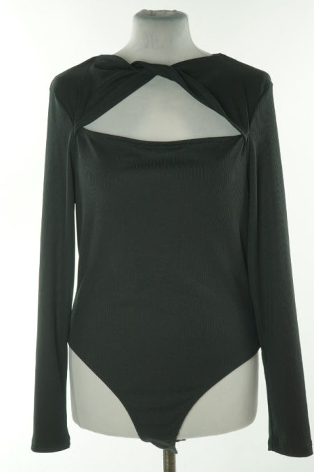 Body czarne prążkowane