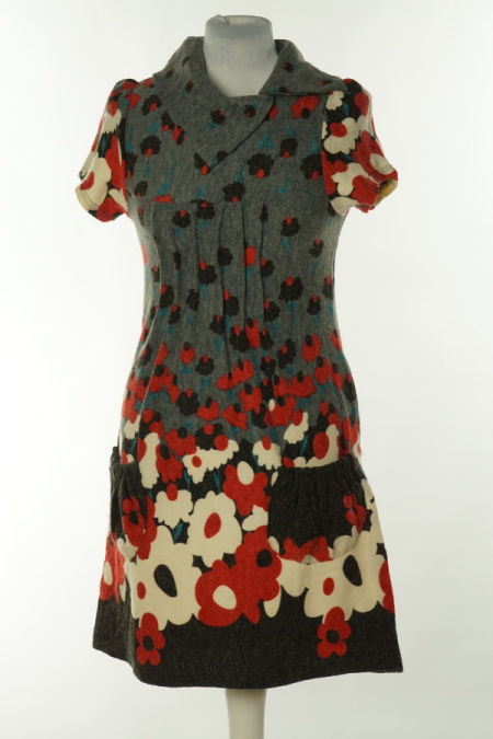 Sukienka szara w czerwono-białe kwiaty