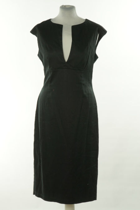 Sukienka czarna z dekoltem V
