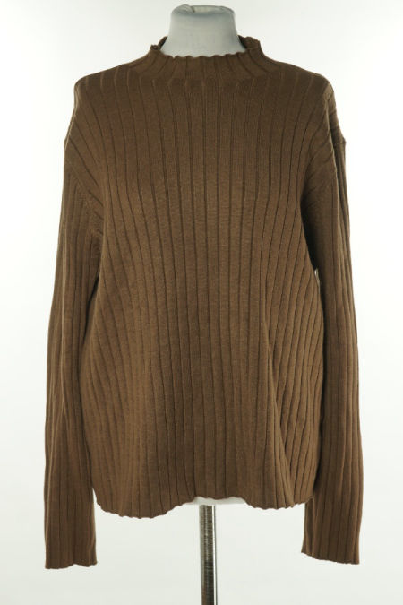 Sweter brązowy prążkowany ze stójką