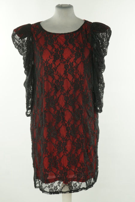 Sukienka czerwona z czarną koronką