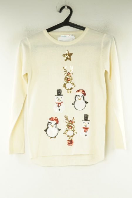 Sweter kremowy z motywem świątecznym