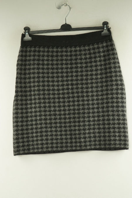Spódnica ciemnoszara w pepitkę(50%WEŁNA)