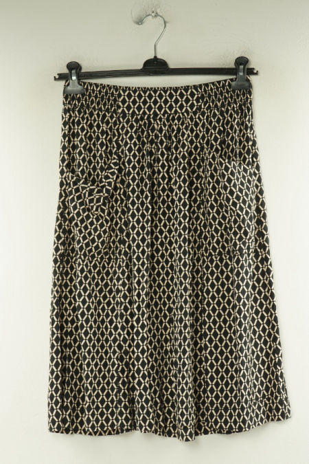 Spódnica czarna w beżowe wzory z kieszeniami, H&M