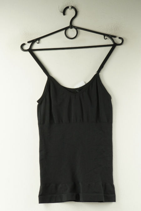 Koszulka czarna modelująca sylwetkę