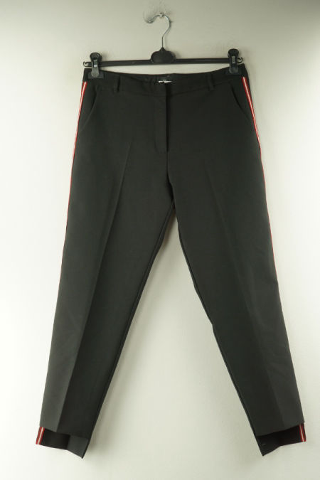 Spodnie czarne z lampasem i z kantem