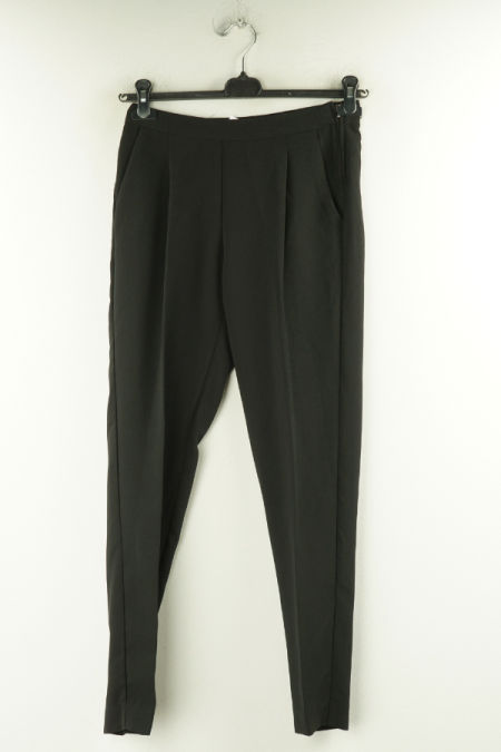 Spodnie czarne z kantem