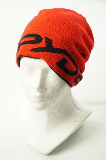 Czapka czerwono-czarna dwustronna