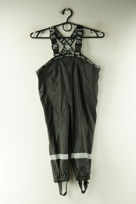 Spodnie czarne na szelkach przeciwdeszczowe