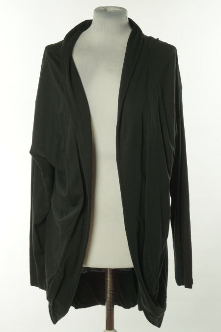 Narzutka czarna z ażurowym tyłem