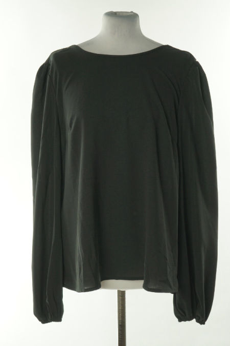 Bluzka czarna z długim ręąkwem