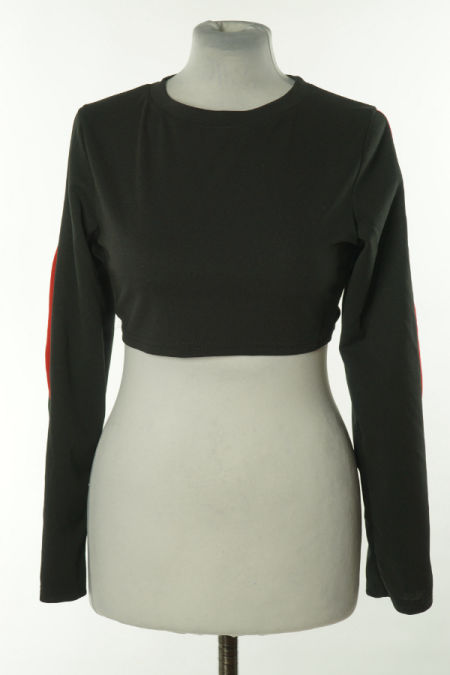 Top czarny z czerwono-zielonym lampasem