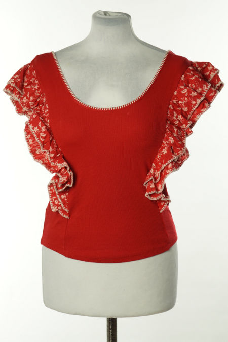 Top czerwony prążkowany z falbankami
