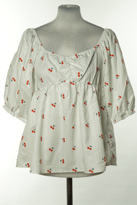 Bluzka biała w wisienki